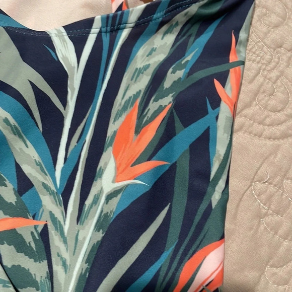 Cute Swimsuit - Picture 10 of 10